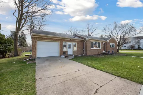 204 N Benjamin St, Fowlerville, MI 48836