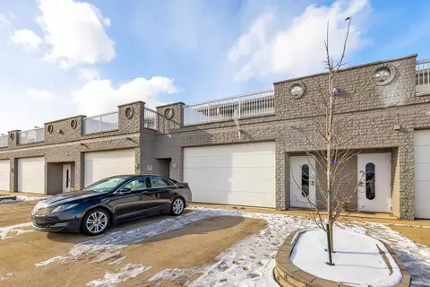 43 Sea Ray Blvd, Harrison, MI 48045