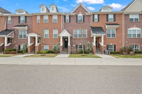 47713 Hillcrest Dr, Northville, MI 48168