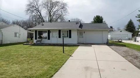 2084 Ainsworth St, Flint, MI 48532