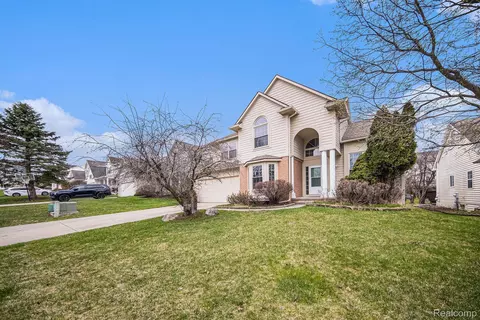 4848 Hillway Crt Ct, Ann Arbor, MI 48105