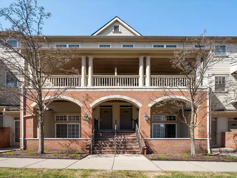 199 Amys Walk, Auburn Hills, MI 48326