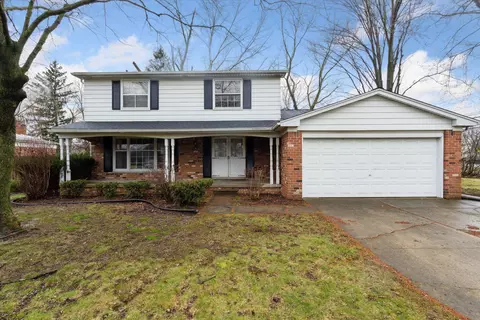30885 Woodgate Dr, Southfield, MI 48076