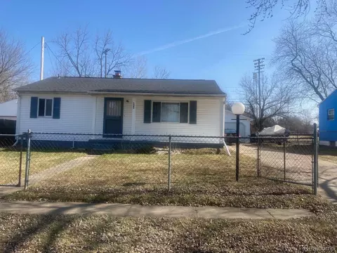 5482 Harvard St, Mount Morris, MI 48505