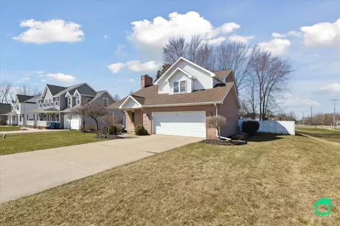 2975 Churchill Ln, Saginaw, MI 48603