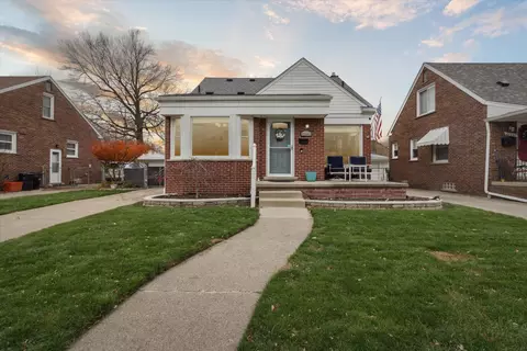27540 W Chicago St, Livonia, MI 48150