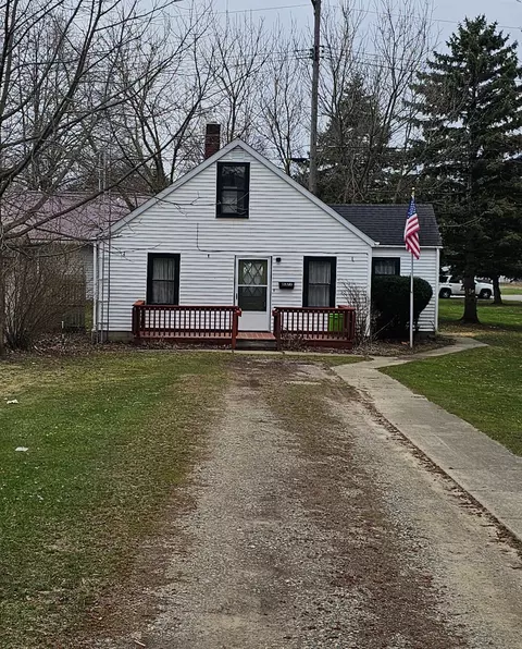 6377 Chard St, Marlette, MI 48453