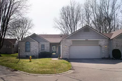 9614 Creekside Crt Ct, Richfield, MI 48423