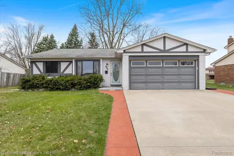 1749 Crestline Dr, Troy, MI 48083