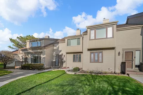 6332 Laurentian Crt Ct, Flint, MI 48532