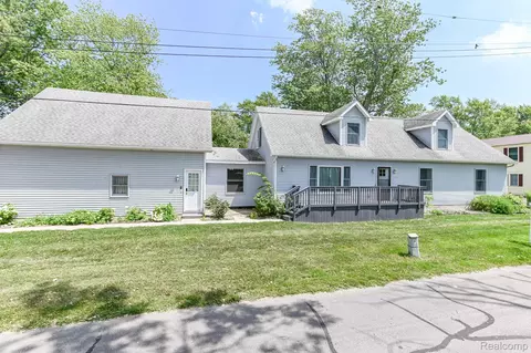 4534 Superior St, Newport, MI 48166