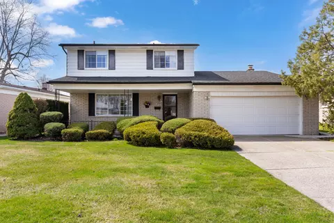 34651 Hawke Dr, Sterling Heights, MI 48310
