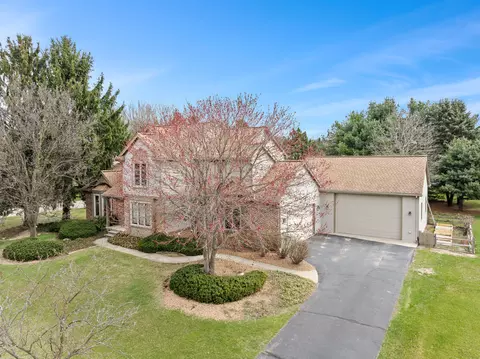 7915 Goldenrod Crt Ct, Green Oak, MI 48116