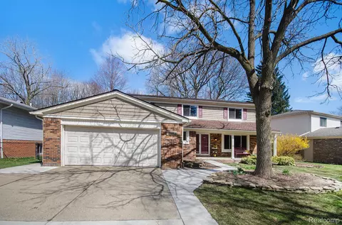 46158 Bartlett Dr, Canton, MI 48187