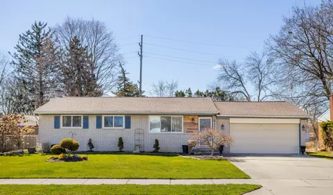 31119 Beechwood St, Garden City, MI 48135