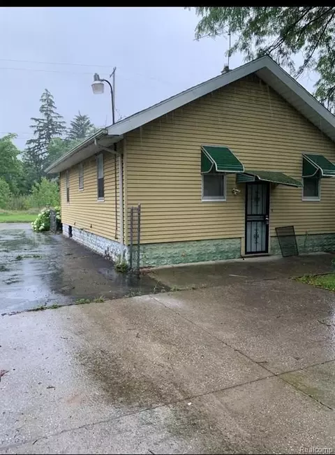 749 E Russell Ave, Flint, MI 48505