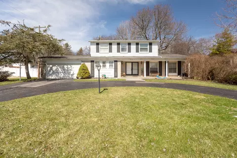2861 Rossmoor Cir, Bloomfield Township, MI 48302