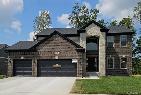 50725 Timberstone Dr, Macomb, MI 48042