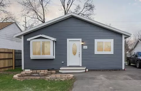 6300 Saline Dr, Waterford, MI 48329