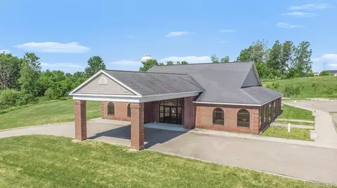 7250 Glen View Ln, Grand Blanc, MI 48439