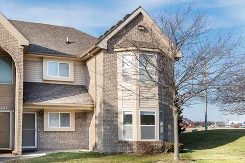15129 Northpointe Dr, Sterling Heights, MI 48313