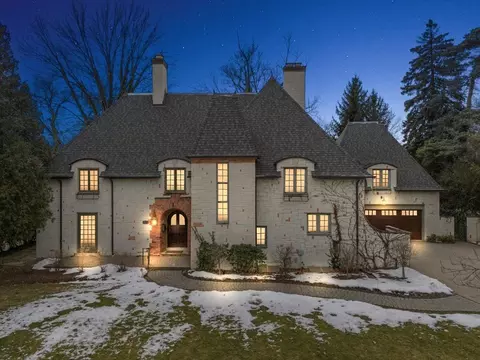 79 Kenwood Rd, Grosse Pointe Farms, MI 48236
