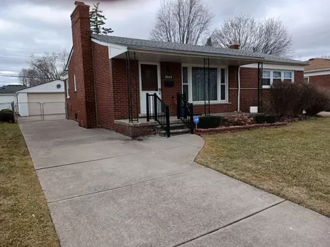8265 Kinmore St, Dearborn Heights, MI 48127