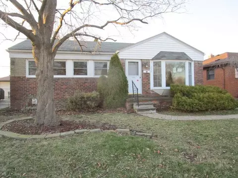 31233 Burton St, Saint Clair Shores, MI 48082