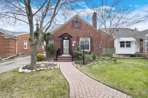 1559 12th St, Wyandotte, MI 48192