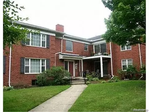 27689 W Echo Vly #202, Farmington Hills, MI 48334