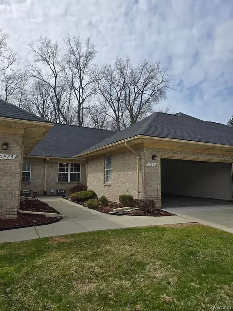 5416 Seabreeze Ln, Sterling Heights, MI 48310