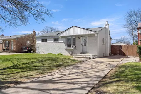 8324 Jackson St, Taylor, MI 48180