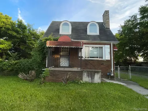 6732 Varjo St, Hamtramck, MI 48212