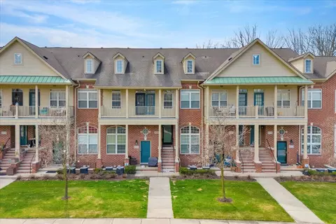 466 Old Pine Way, Walled Lake, MI 48390