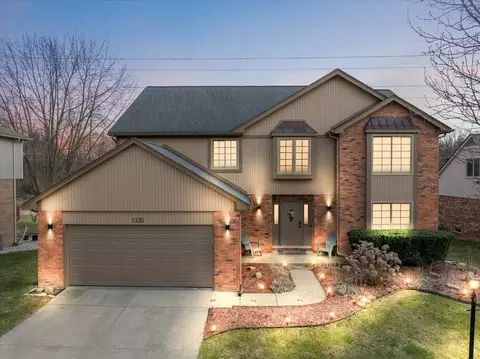 1335 Bembridge Dr, Rochester Hills, MI 48307