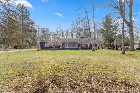 16808 Fairfield St, Livonia, MI 48154