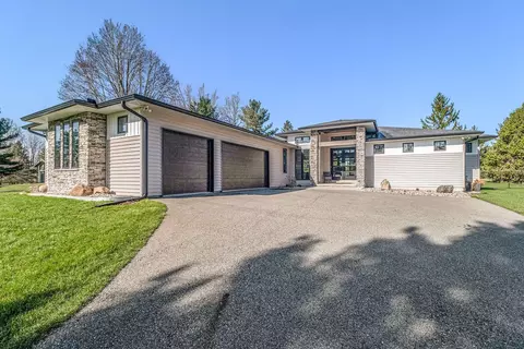 8481 Holcomb Rd, Springfield, MI 48348