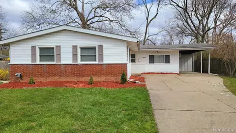 29145 Candlewood Ln, Southfield, MI 48076