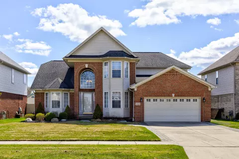423 Cedar St, Wyandotte, MI 48192