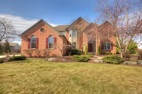 1482 Mclaine St, Canton, MI 48188