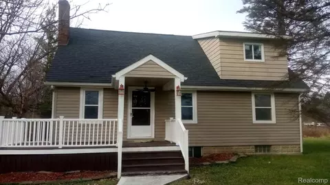 2377 Lavelle Rd, Flint, MI 48504 photo 1