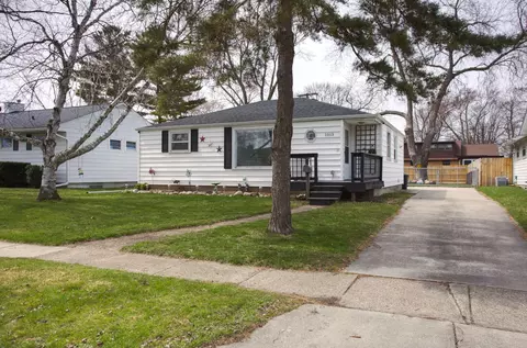 1013 16th St, Port Huron, MI 48060