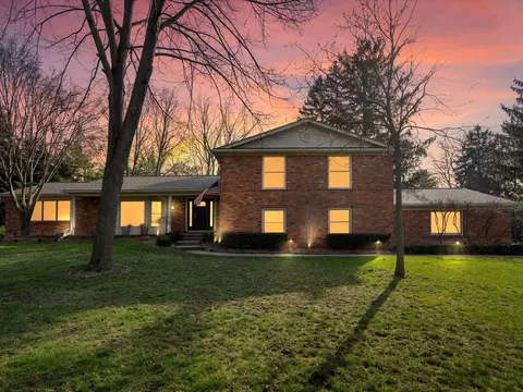 3505 Greentree Rd, Bloomfield Hills, MI 48304