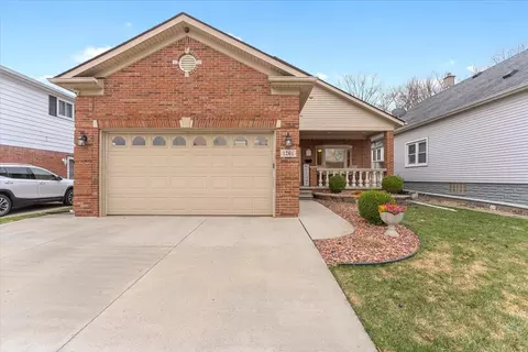 1261 Cedar St, Wyandotte, MI 48192