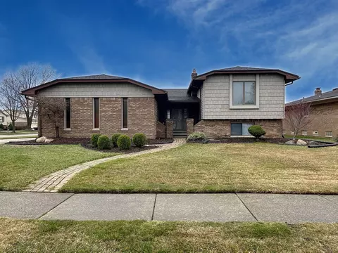 4421 Ardmore Dr, Sterling Heights, MI 48310