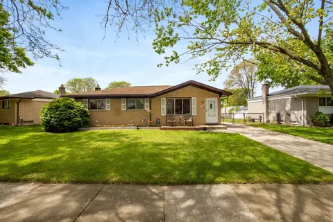 708 Merrimac Rd, Canton, MI 48188