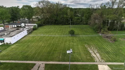 27480 5 Mile Rd, Livonia, MI 48154