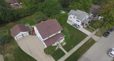 2011 N Evangeline St, Dearborn Heights, MI 48127
