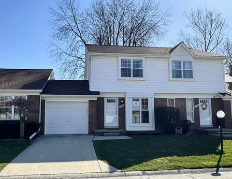 28066 Maple Forest Blvd E, Harrison, MI 48045