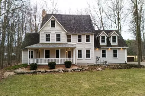 1720 S Fordney Rd, Richland, MI 48626